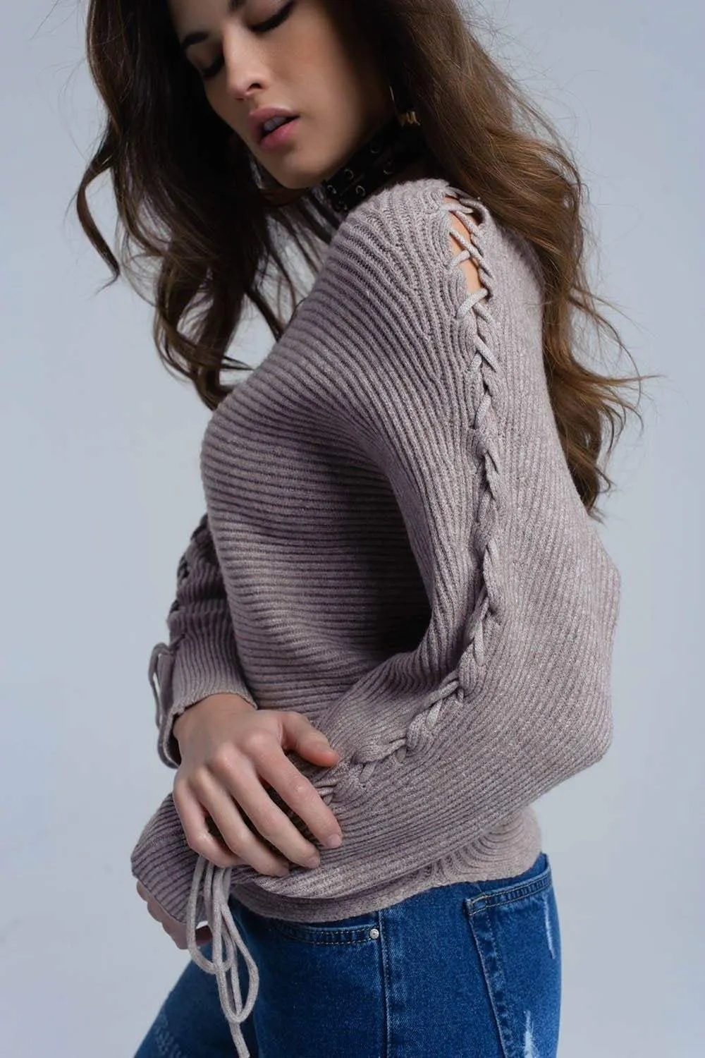 Beige crop sweater with tie ribbons