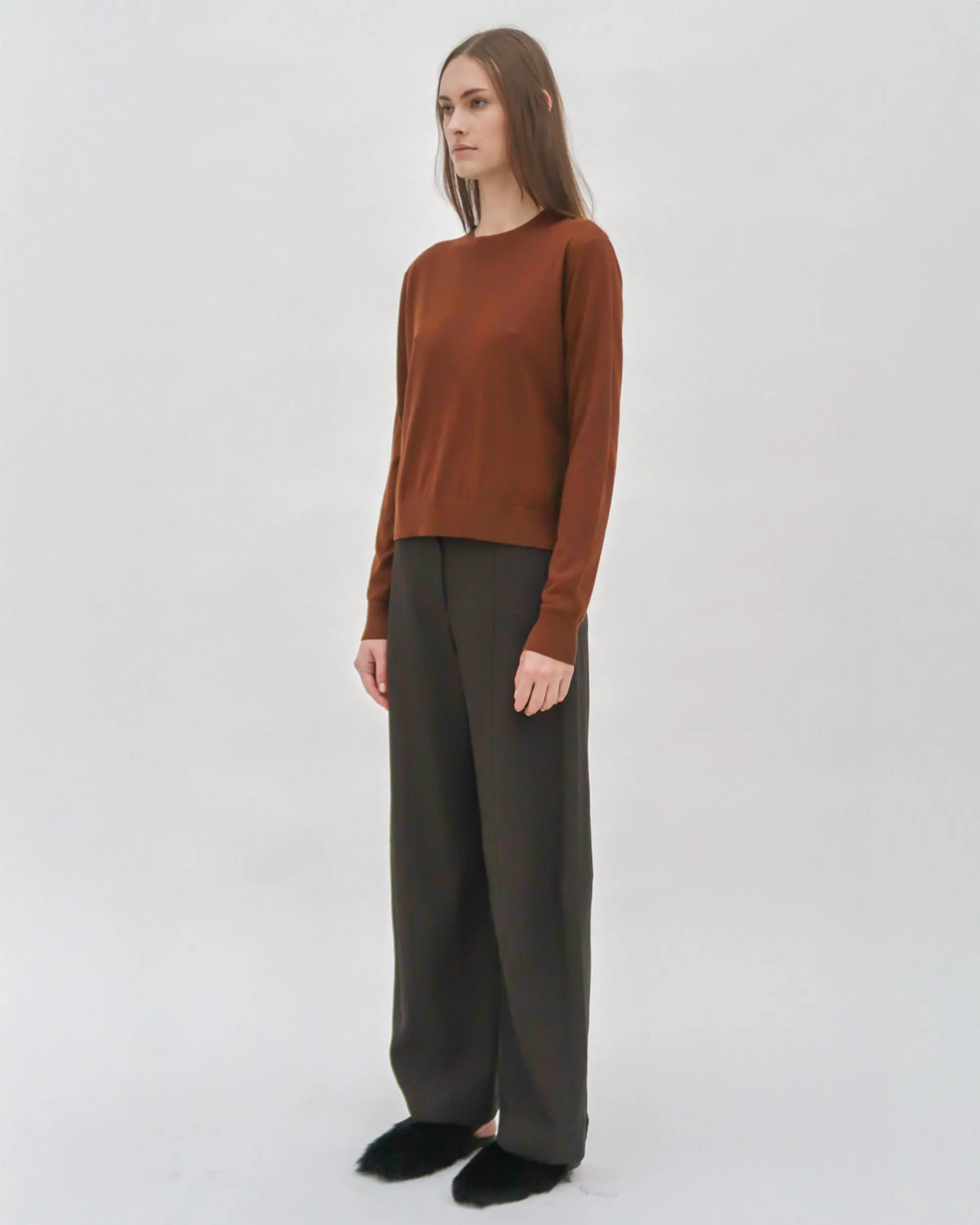 BOXY CREWNECK SWEATER