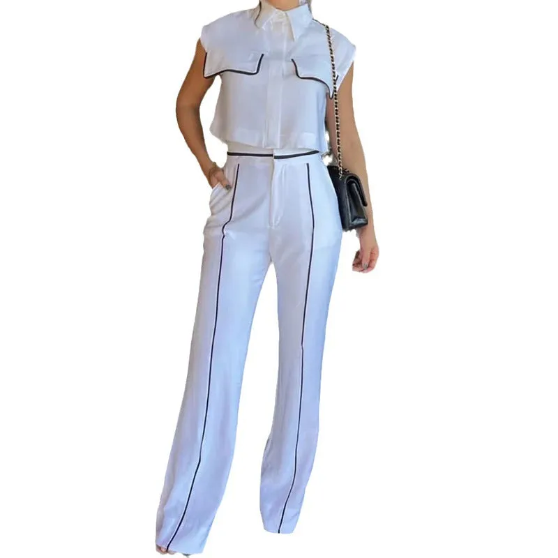 Casual suit of shirt with pockets and pants.