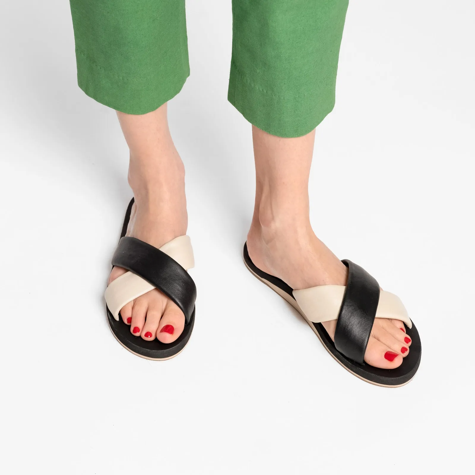 Criss Cross Cloud Slide - Black Oyster