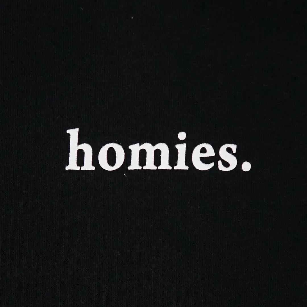 HOMIES SERIF W CREWNECK