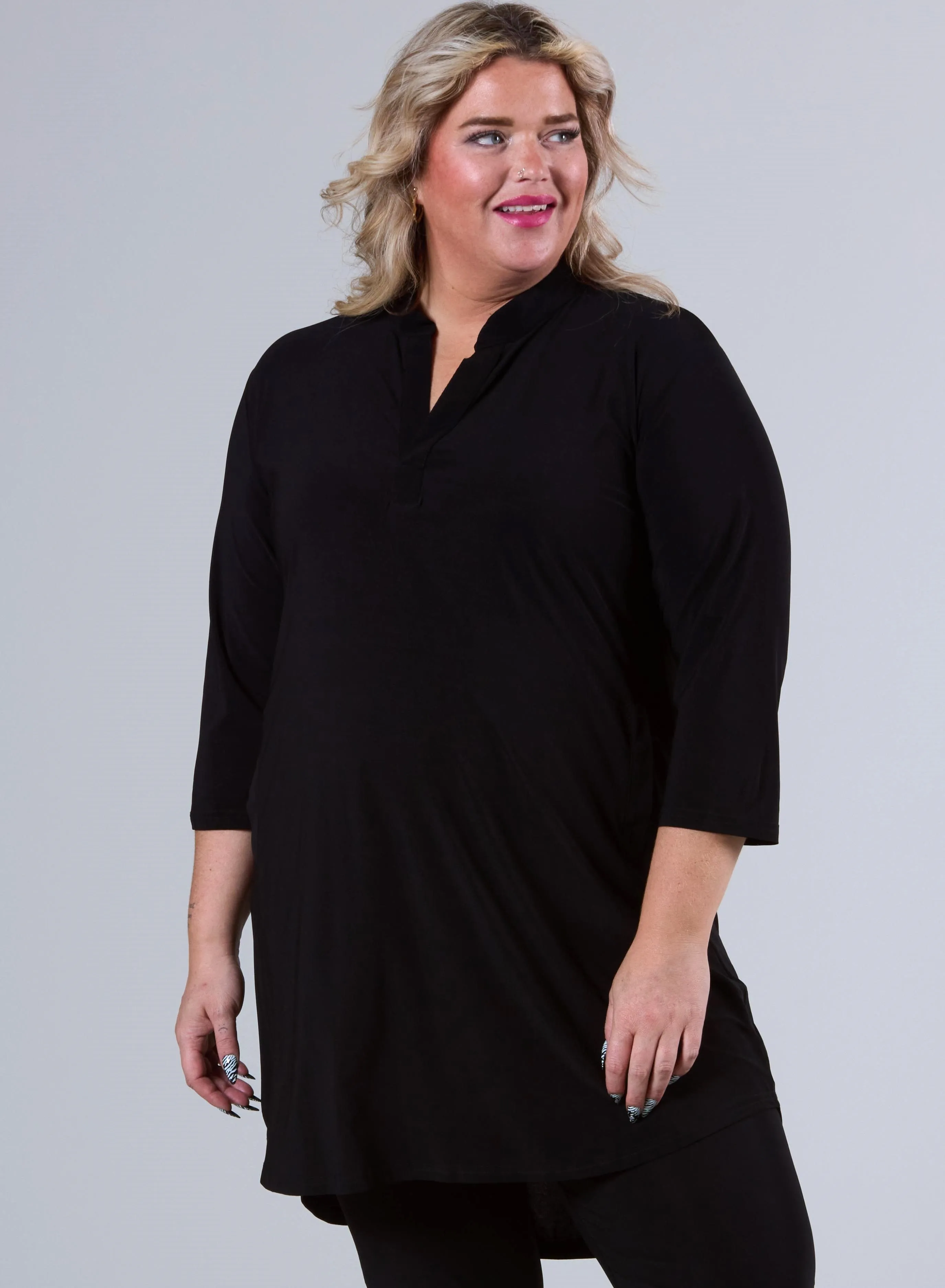 Magna Classic Pockets Tunic Black