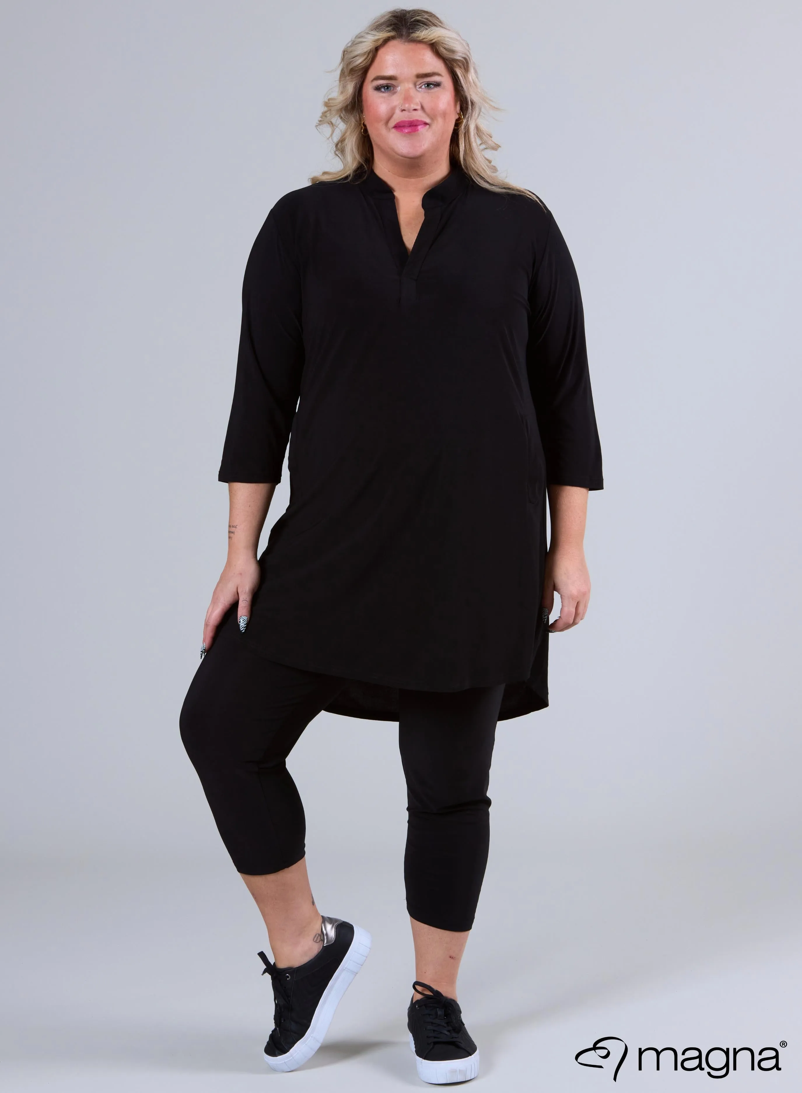 Magna Classic Pockets Tunic Black