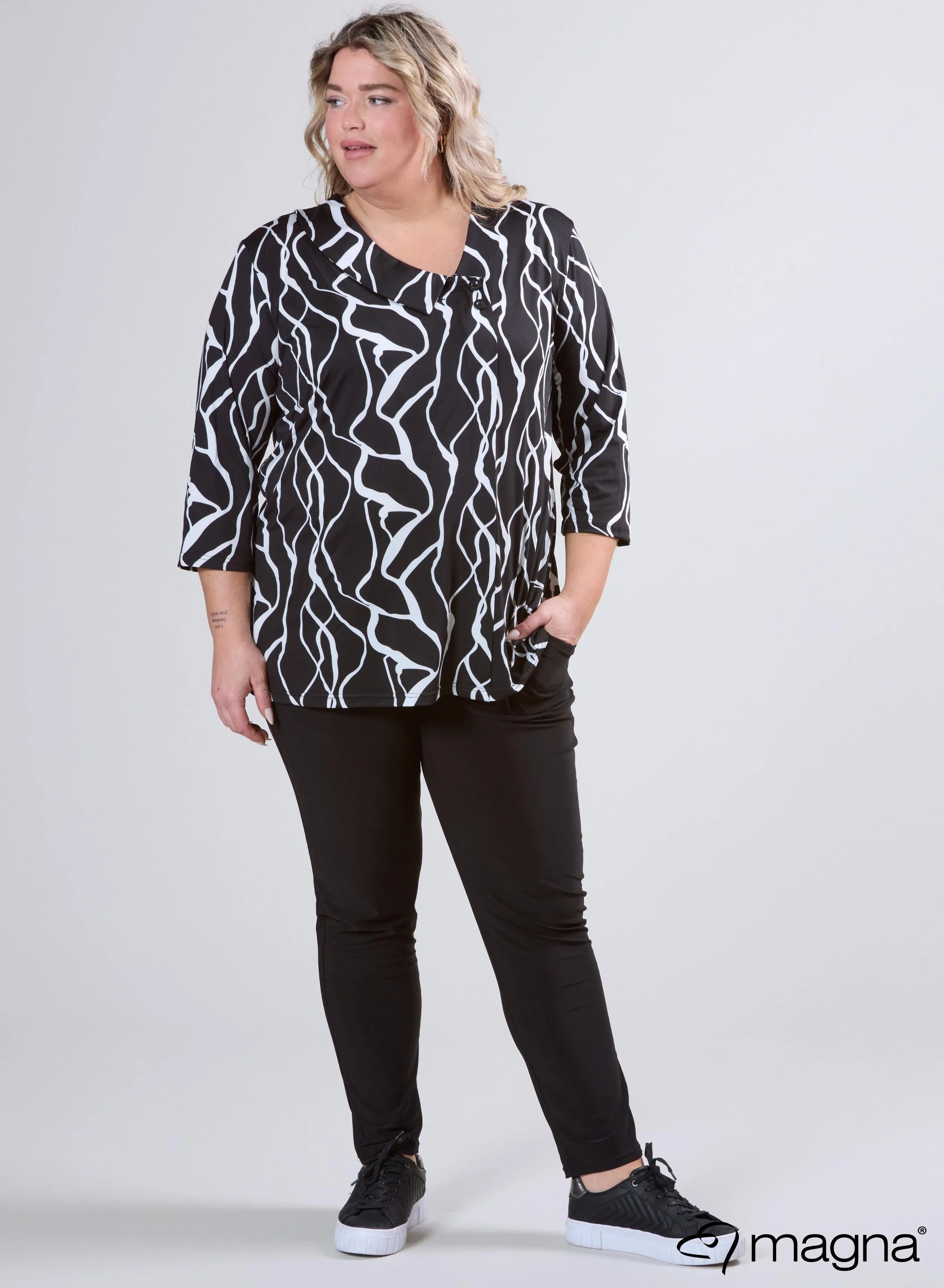 Magna Comfy Button Flap Tunic Simple Lines Black & White
