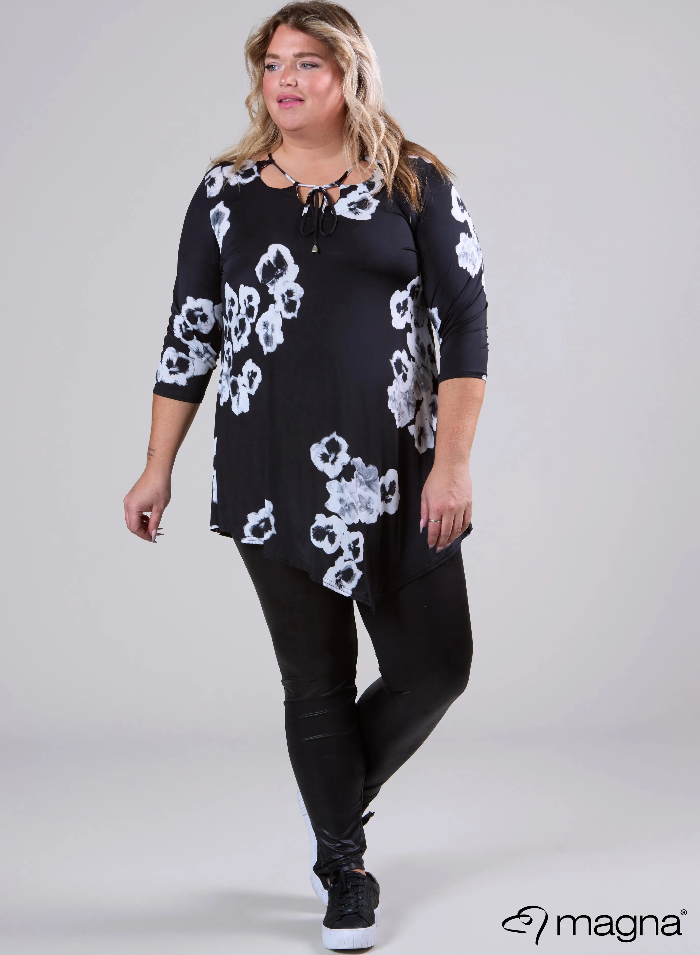 Magna String Loop Tunic White Flower