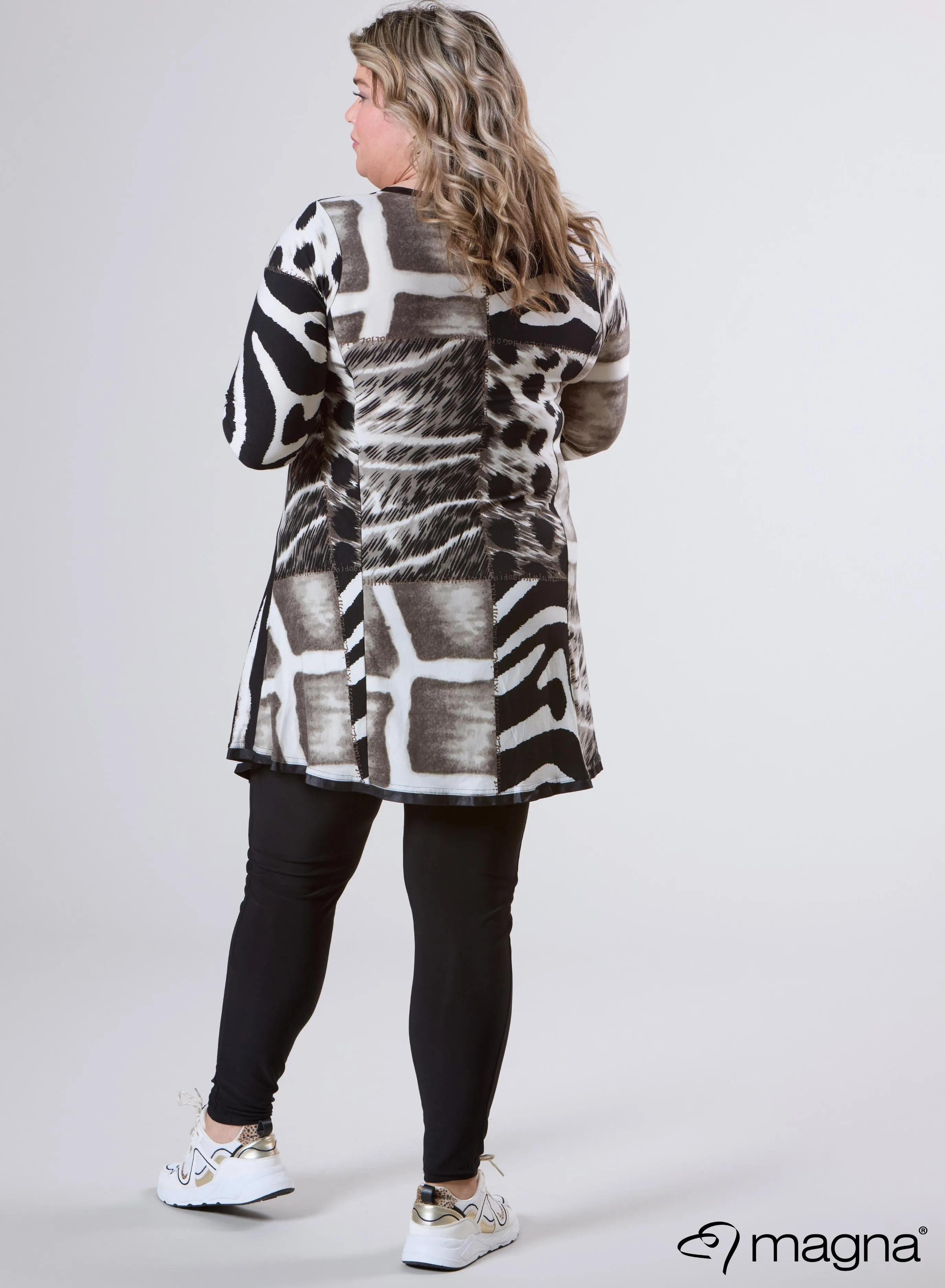 Magna Triangle Tunic Animal Design Sand