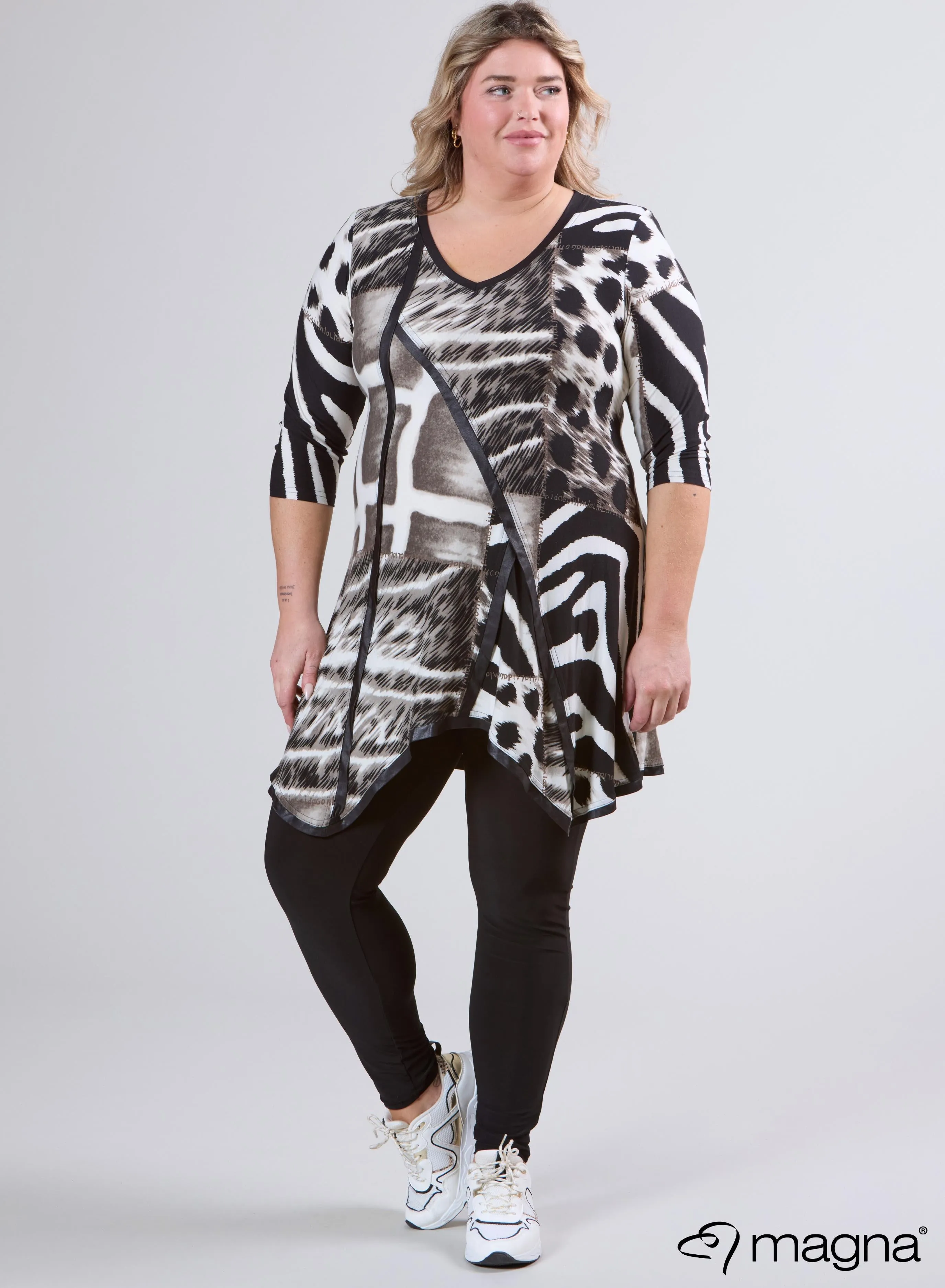 Magna Triangle Tunic Animal Design Sand