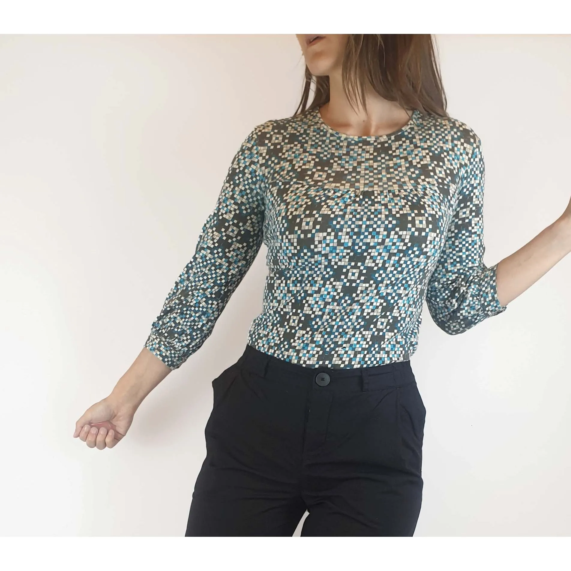 Obus preloved blue print top size 1 (best fits size 8)