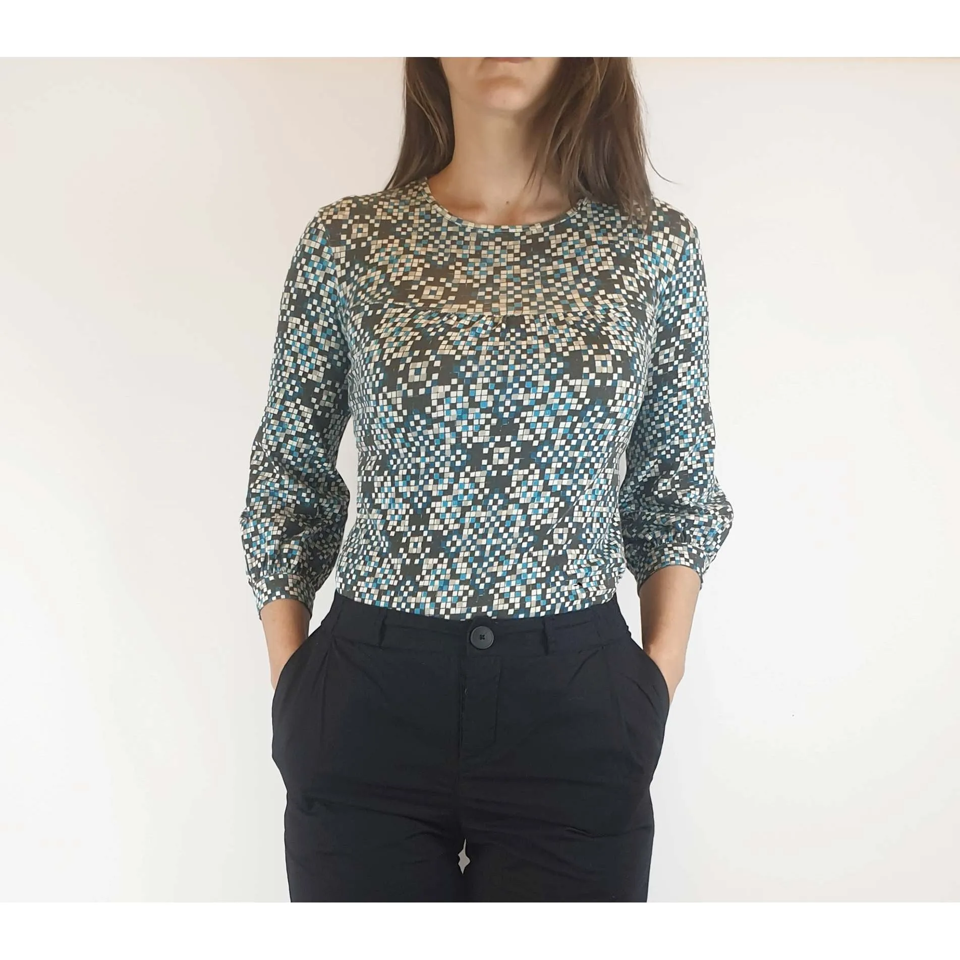 Obus preloved blue print top size 1 (best fits size 8)