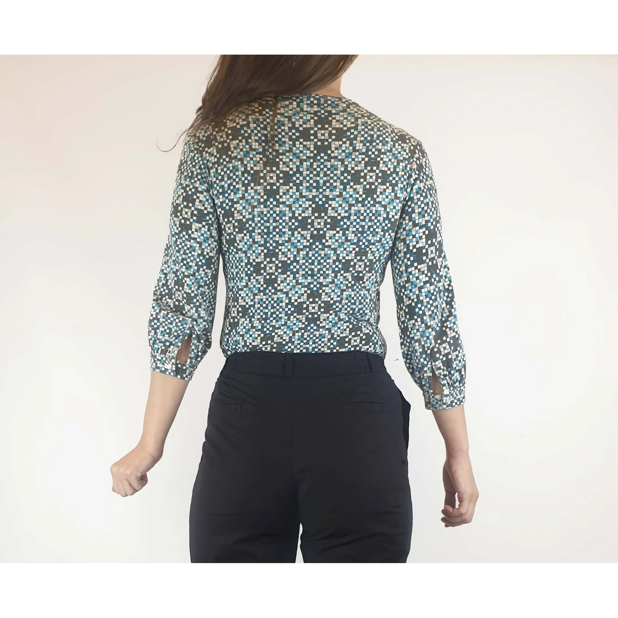 Obus preloved blue print top size 1 (best fits size 8)