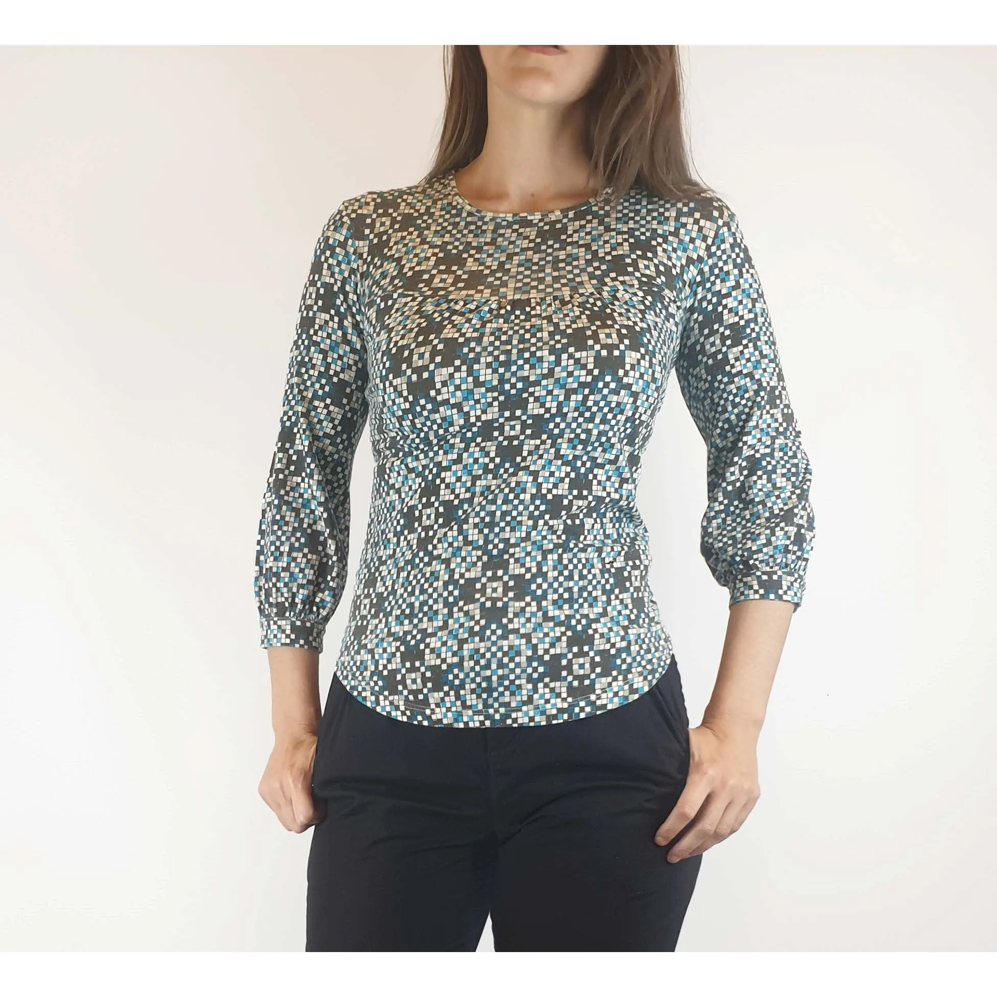 Obus preloved blue print top size 1 (best fits size 8)