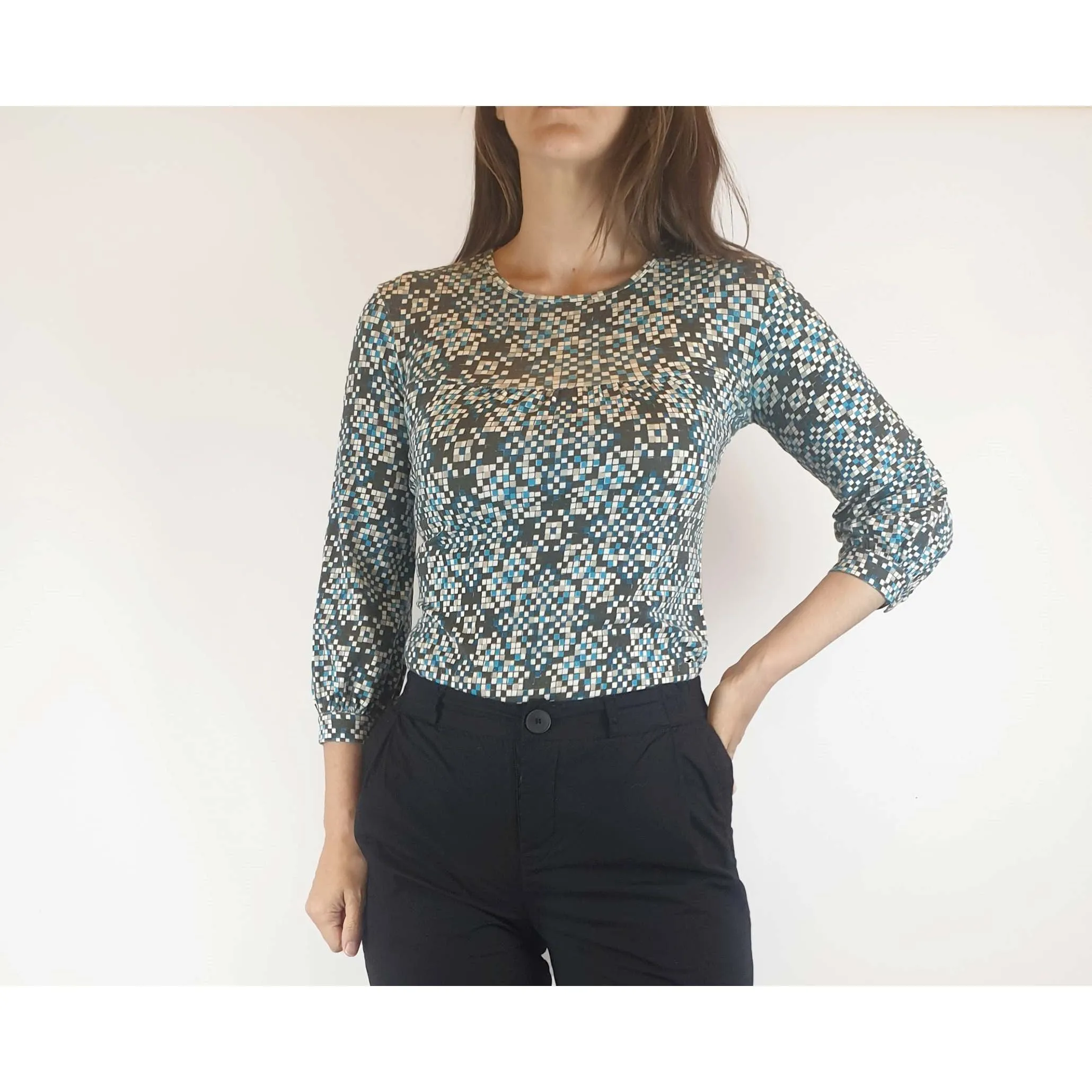 Obus preloved blue print top size 1 (best fits size 8)