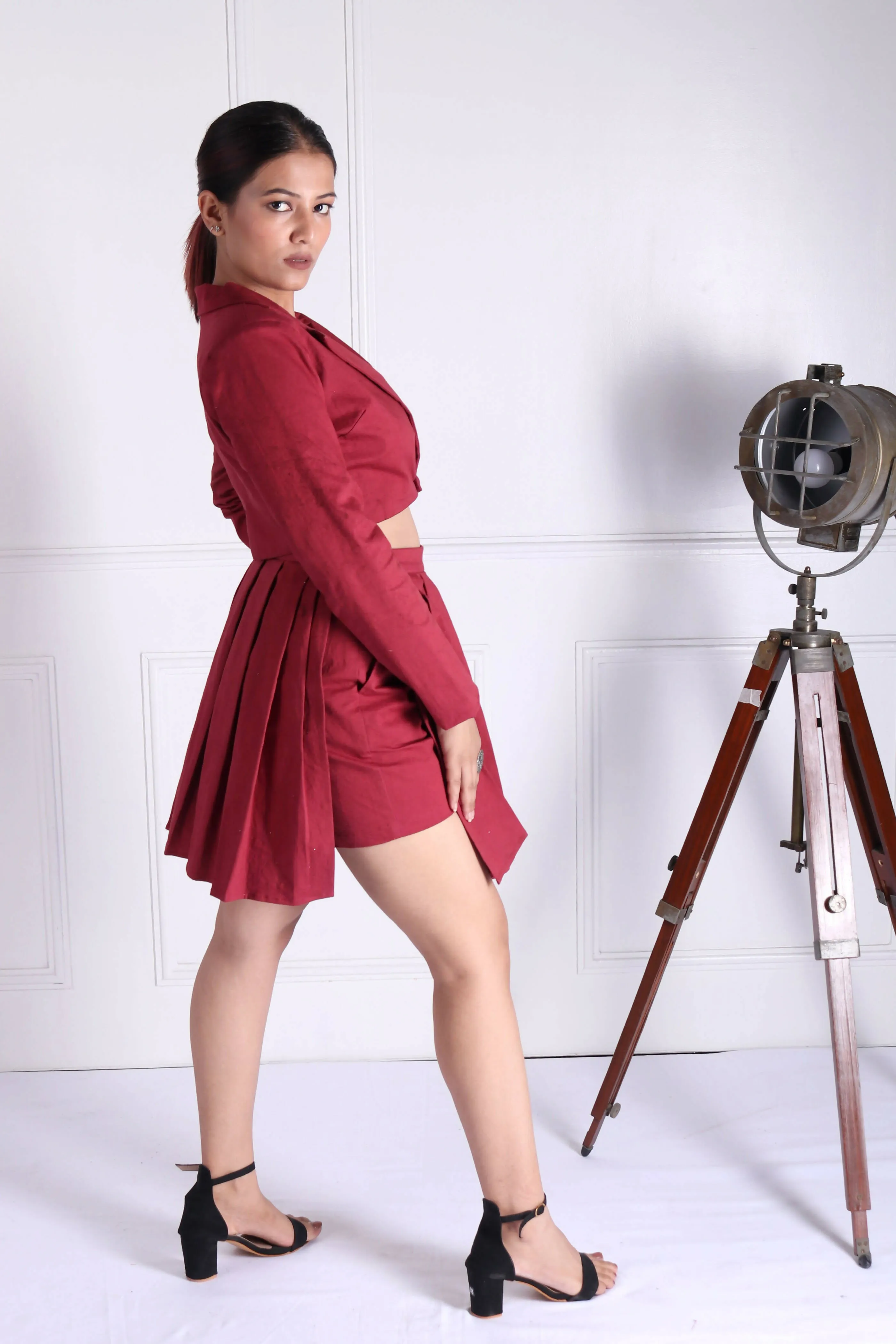 Olivia Hibiscus Red Crop Blazer