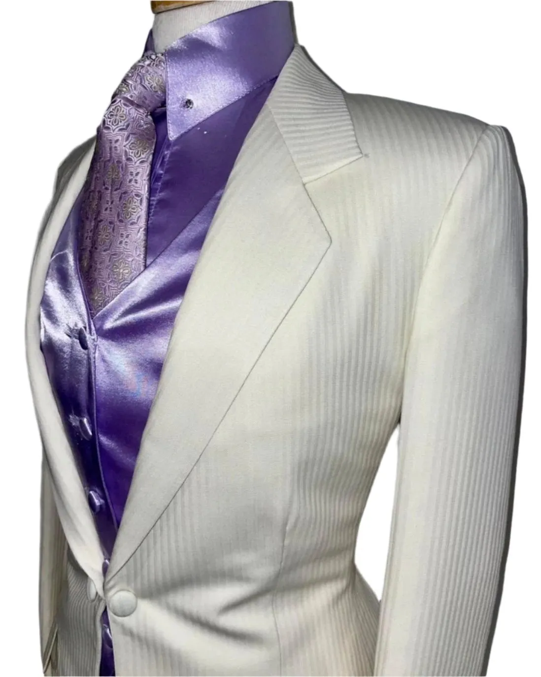 Show Season, Ladies Day Suit