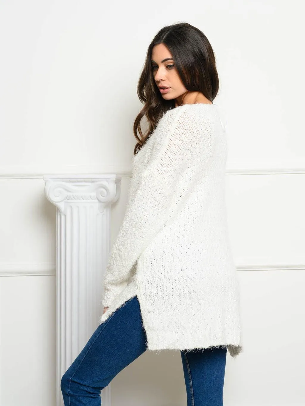 WOMEN'S LONG SLEEVE V-NECK SWEATER