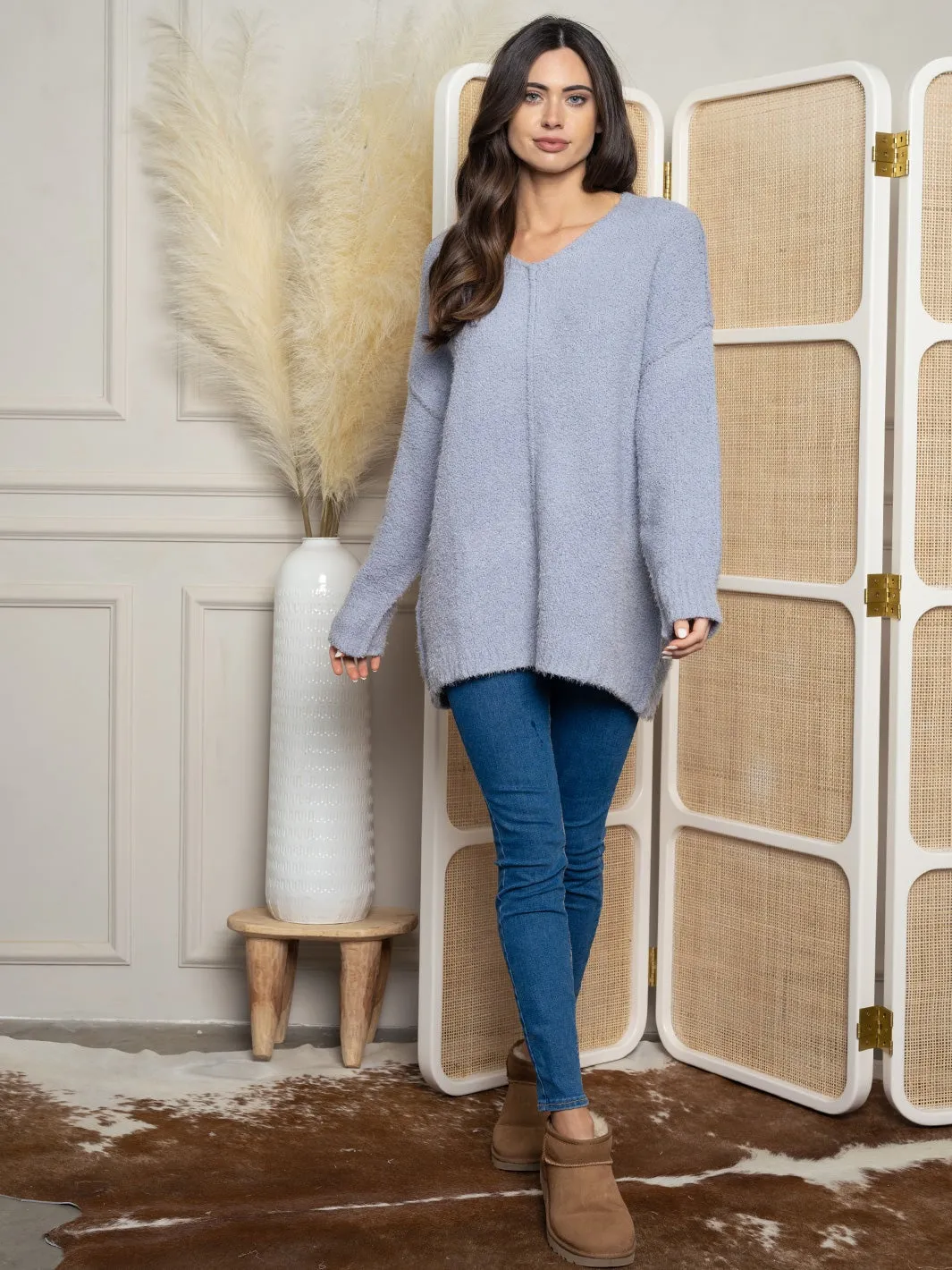 WOMEN'S OVERSIZED V-NECK PULLOVER SWEATER