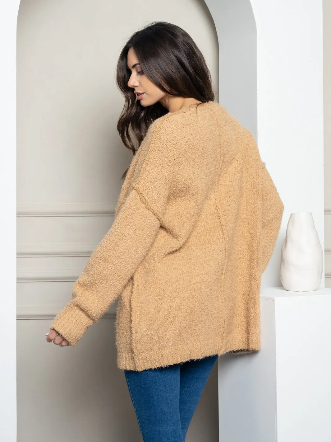 WOMEN'S OVERSIZED V-NECK PULLOVER SWEATER